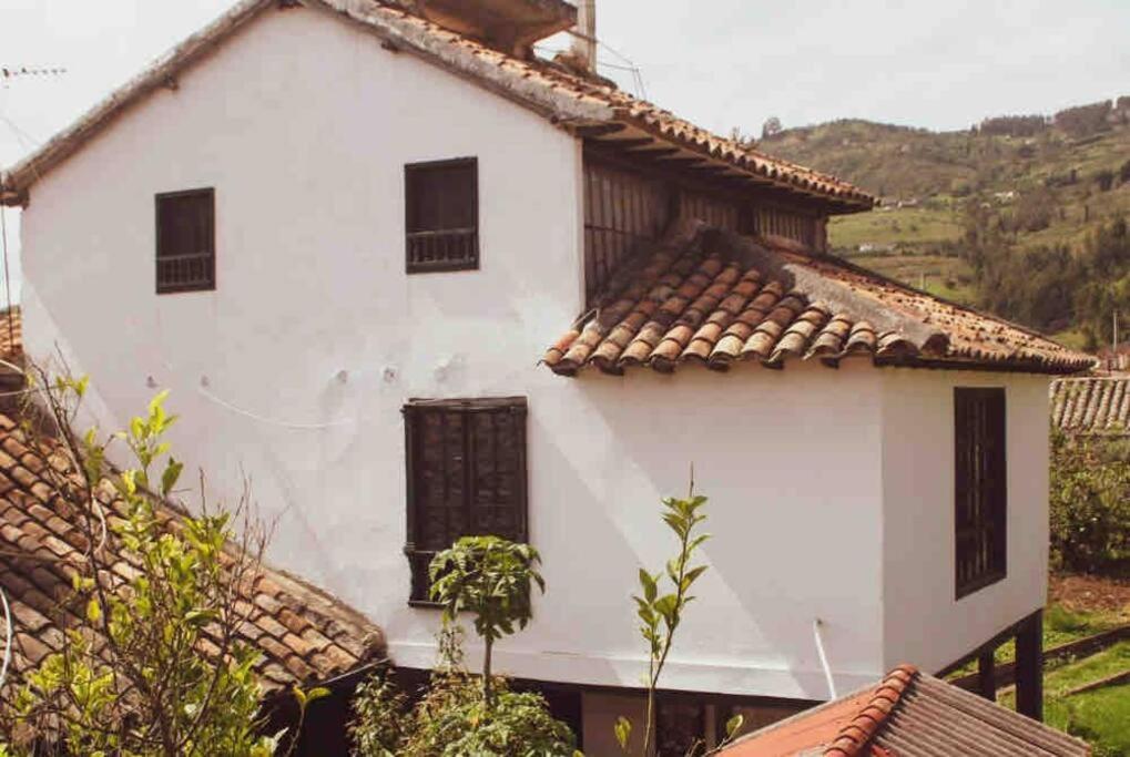 Casa Dante, Desde 1792! Hotell Tibasosa Exteriör bild
