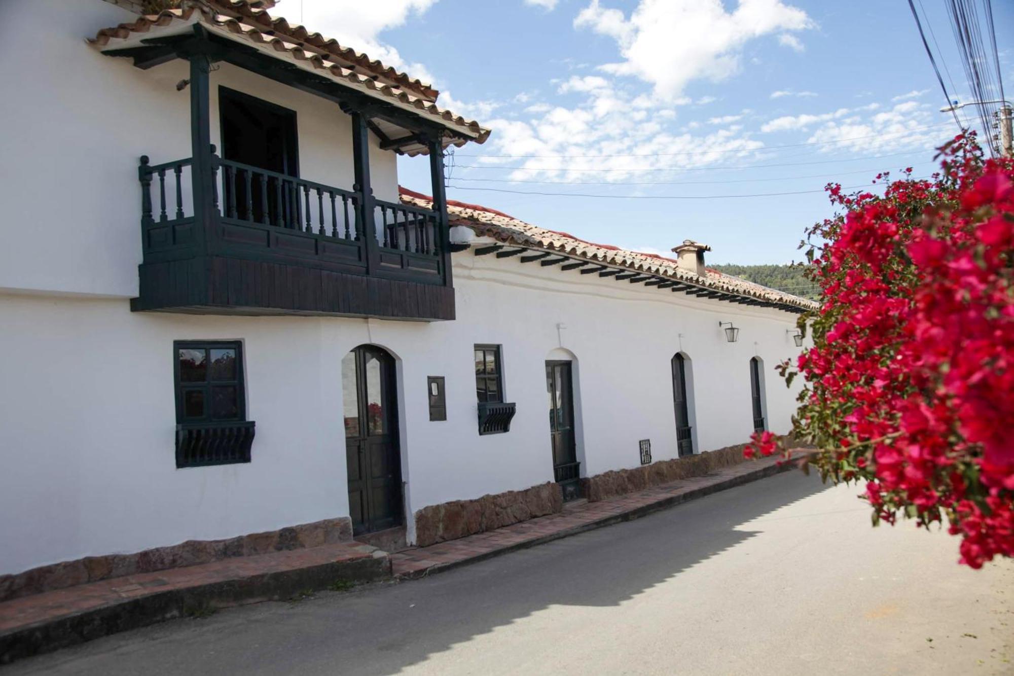 Casa Dante, Desde 1792! Hotell Tibasosa Exteriör bild